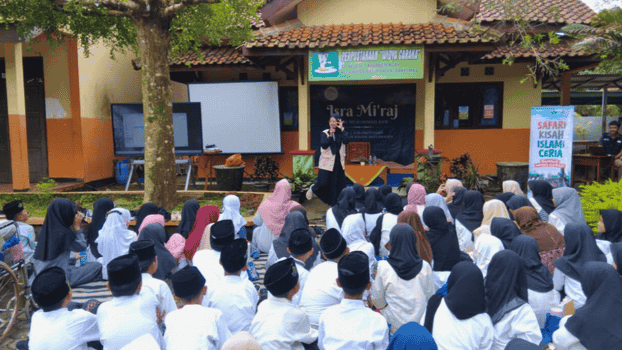 Serunya Safari Kisah Islami Ceria LAZNAS Al Irsyad Purwokerto di SDN 3 Karangtengah Baturraden