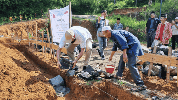 LAZNAS Al Irsyad Dampingi Peletakan Batu Pertama Pembangunan Masjid Mafaza di Somagede