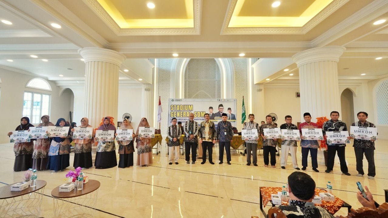 LPP Al Irsyad Al Islamiyyah Purwokerto Berikan Reward Umrah untuk 13 Guru dan Karyawan