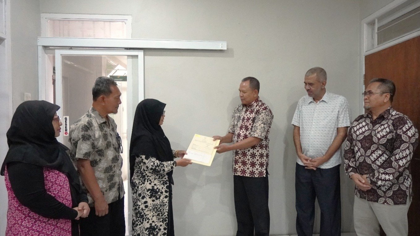 Penuh Haru: Ibu Eni Wakafkan Rumah Kenangan Masa Kecilnya ke Al-Irsyad Purwokerto untuk Program Tahfiz