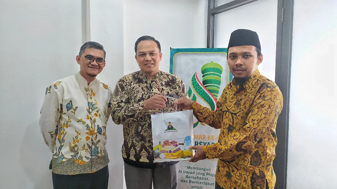 Menerima kunjungan dari Yayasan Ummul Quro Bogor