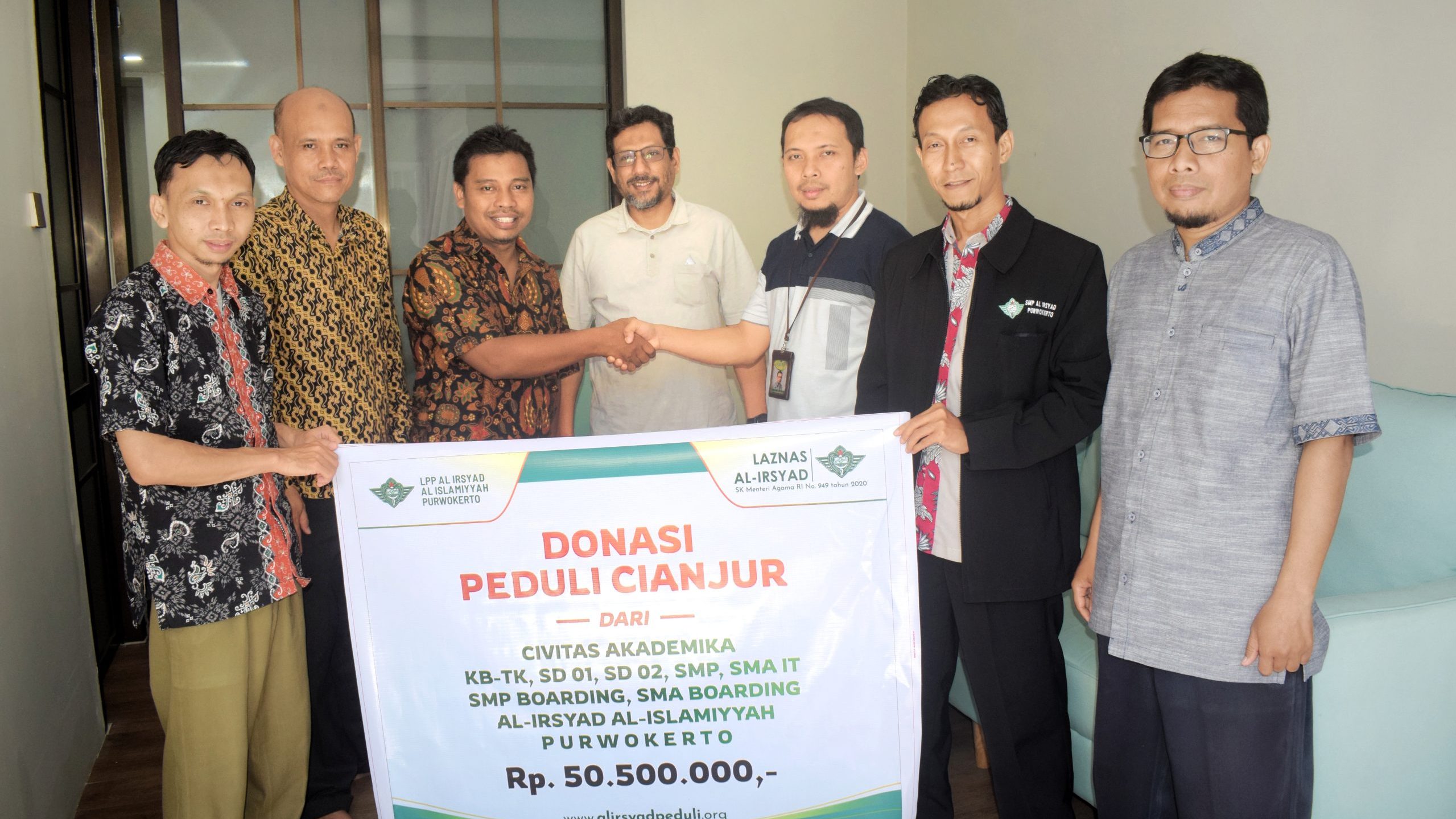 LPP Al Irsyad Purwokerto Salurkan Donasi untuk Cianjur