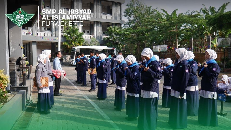 Pelantikan Pengurus PMR Madya SMP AL Irsyad Al Islamiyyah Purwokerto Tahun Ajaran 2023/2024