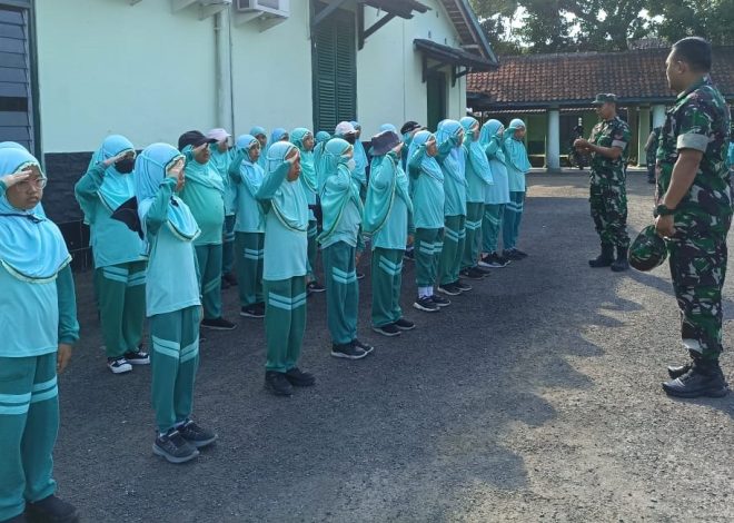 Belajar Disiplin, Siswa SD Al Irsyad Al Islamiyyah 02 Purwokerto Belajar bersama TNI AD