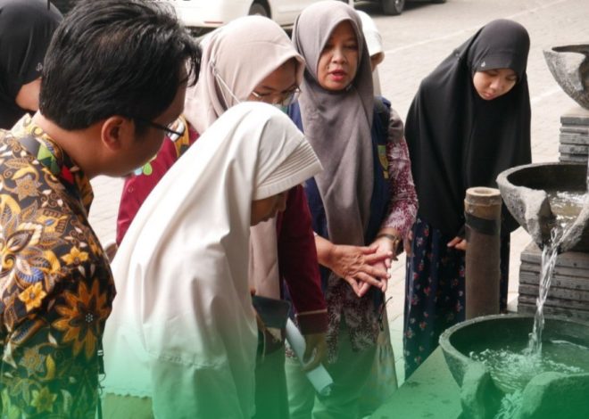 SMP Al Irsyad Purwokerto Gelar Kerja Bakti Bersih-Bersih Lingkungan dalam Upaya Penguatan Karakter Siswa