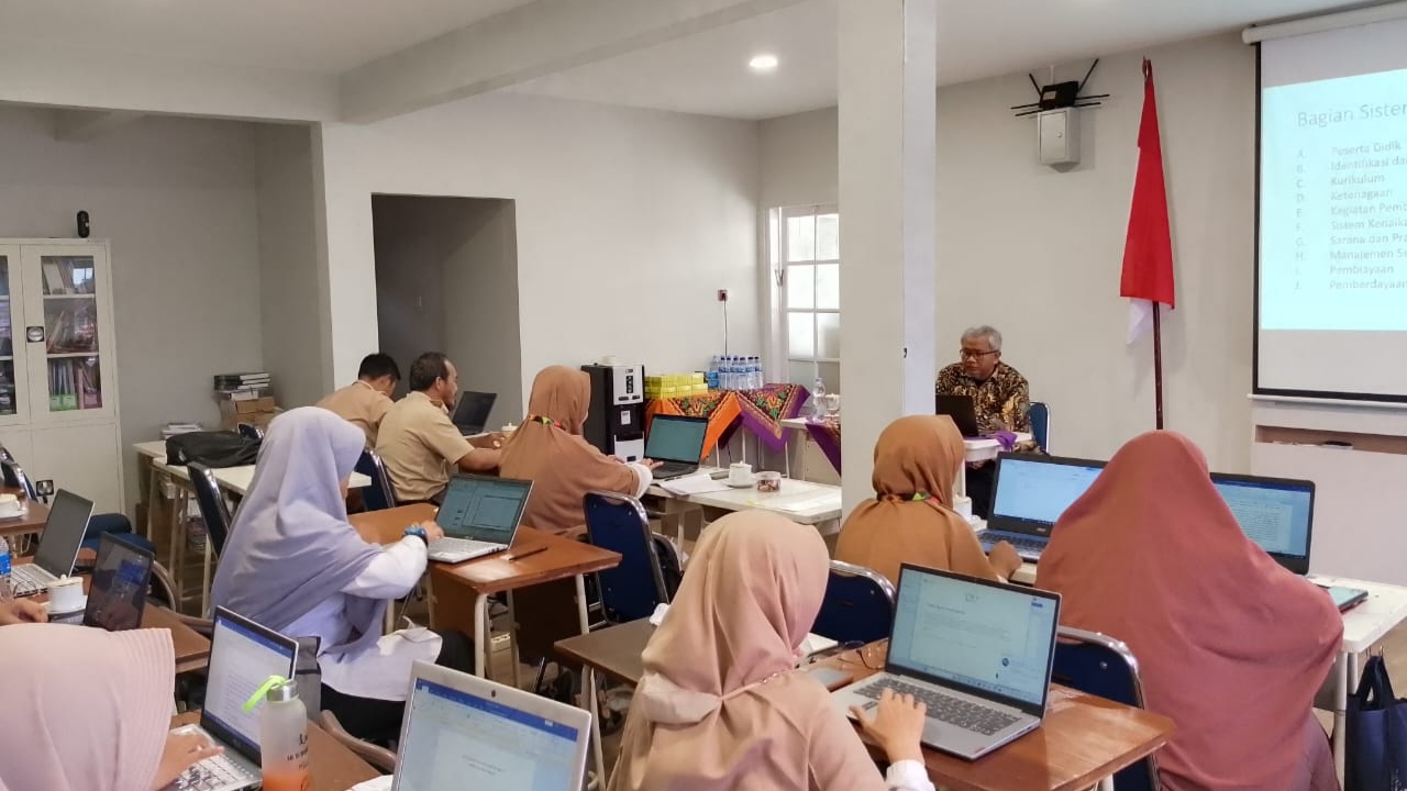 Pelatihan Guru BK Al Irsyad Al Islamiyyah Purwokerto tentang Sekolah Inklusi