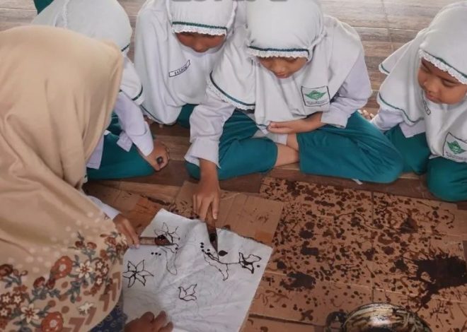 Cinta Batik, Siswa SD Al Irsyad Al Islamiyyah 01 Purwokerto Kunjungi Rumah Batik