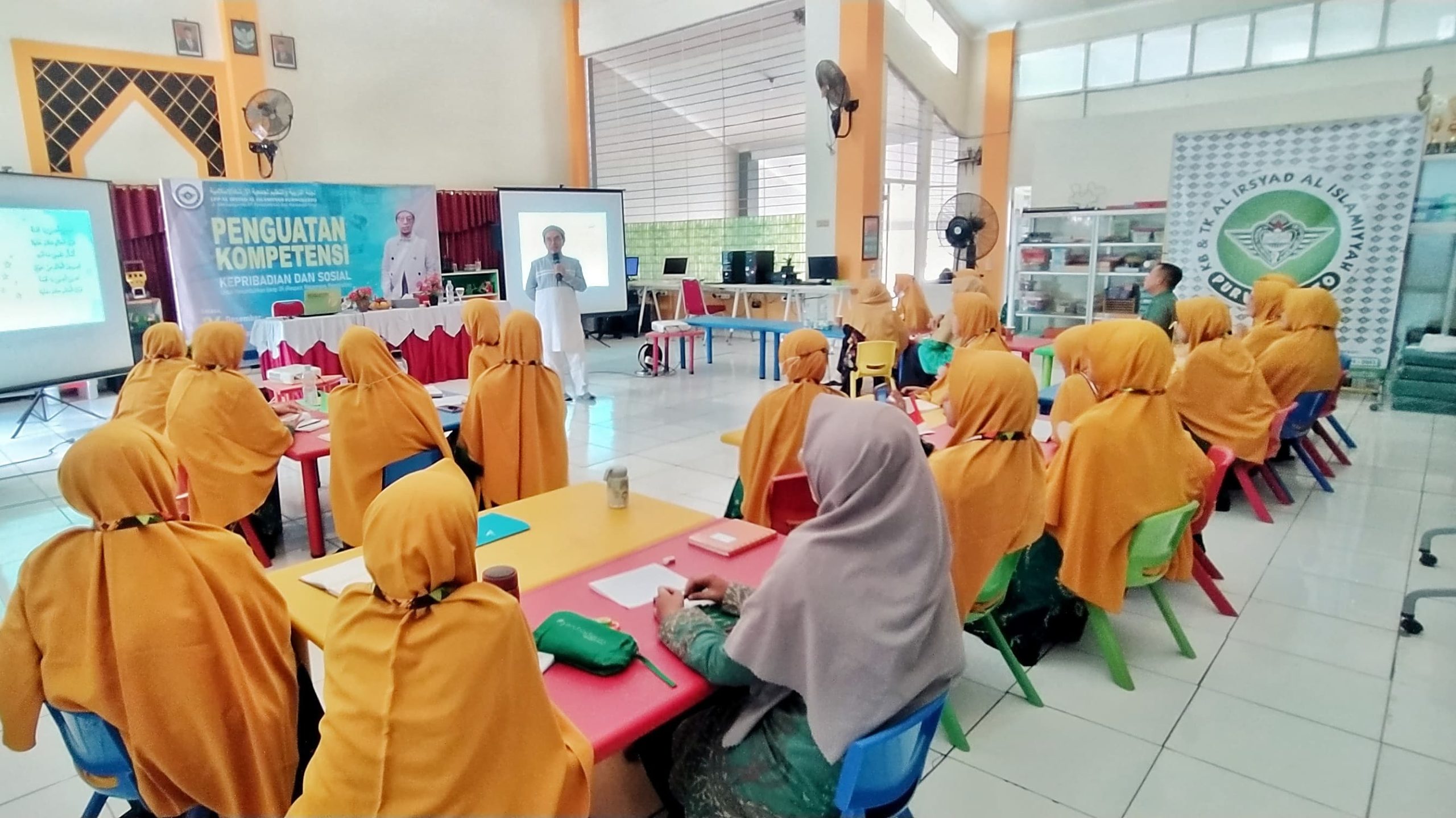 Al Irsyad Purwokerto Gelar Pelatihan Penguatan Kompetensi Kepribadian dan Sosial bagi Guru PAUD