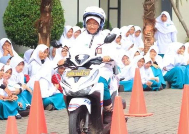 Siswa SMA IT Al Irsyad Purwokerto Dapat Edukasi Safety Riding dari Satlantas Banyumas
