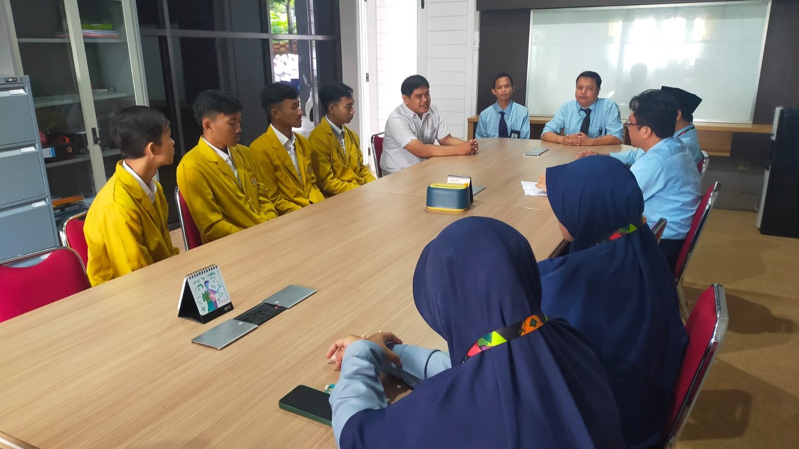 Mulai Hari Ini, 4 Mahasiswa UNSOED Jalani Magang Asistensi Mengajar di SMP dan SMA Al Irsyad Purwokerto