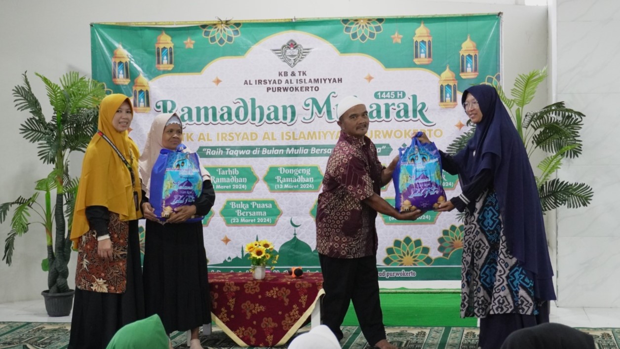 KB-TK Al Irsyad Purwokerto Bagi 213 Paket Ramadhan