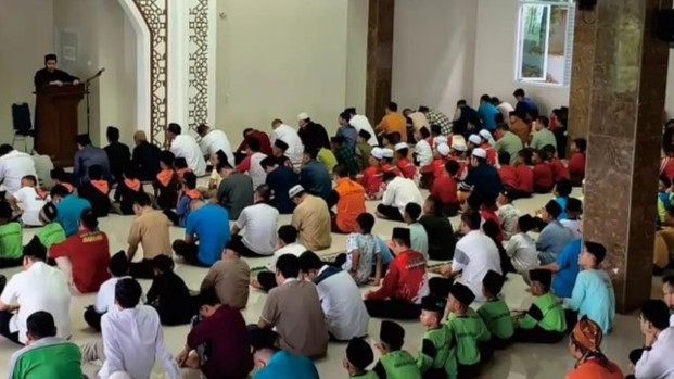Semangat, Peserta Pesta Siaga Jawa Tengah Regional 3 Shalat Jumat di Masjid AABS Purwokerto