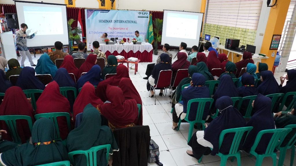 Seminar ICT (Teknologi Informasi dan Komunikasi) dan Berpikir Komputasional