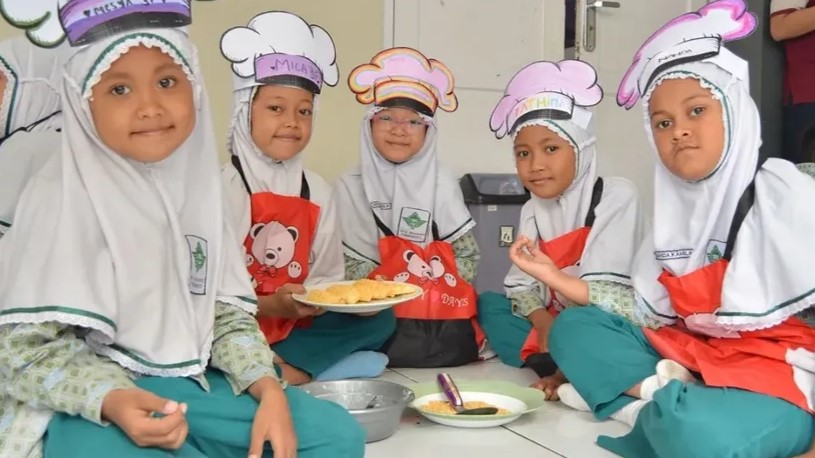 Mengenal Pancaindra Melalui Kegiatan Membuat Pisang Krispi di SD Al Irsyad Al Islamiyyah 02 Purwokerto