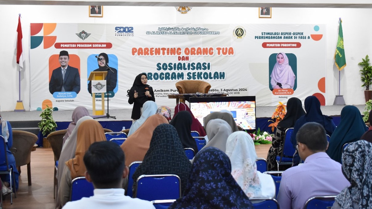 Seminar Parenting: SD Al Irsyad 02 Purwokerto Ajak Wali Murid Menstimulasi Perkembangan Anak