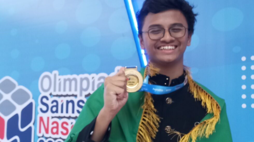 Keren! Siswa SMA AABS Purwokerto Raih Medali Emas OSN Tingkat Nasional 2024