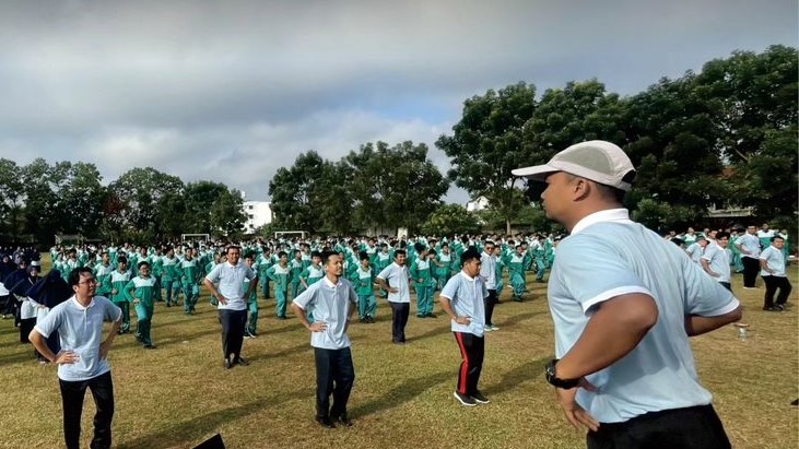 Investasi Kesehatan Melalui Gerakan Aksi Bergizi Serentak di SMP Al Irsyad Al Islamiyyah Purwokerto