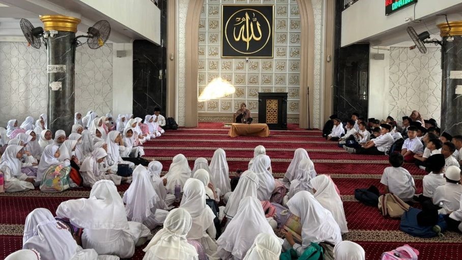 Gelar Alquran di Hatiku, SD Al Irsyad 02 Purwokerto Tanamkan Kecintaan pada Alquran dalam Hati Siswa Kelas 2