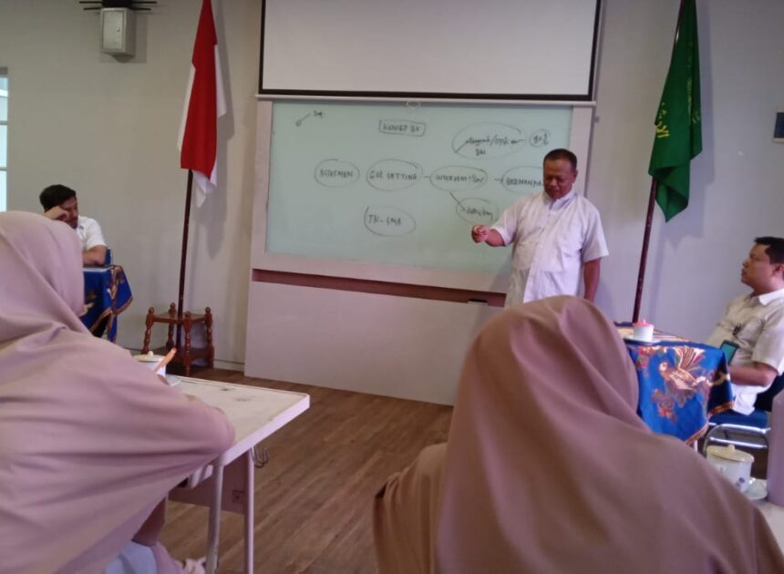 Upgrading Guru BK Al Irsyad Al Islamiyyah Purwokerto: Optimalisasi Fungsi Bimbingan Konseling di Sekolah